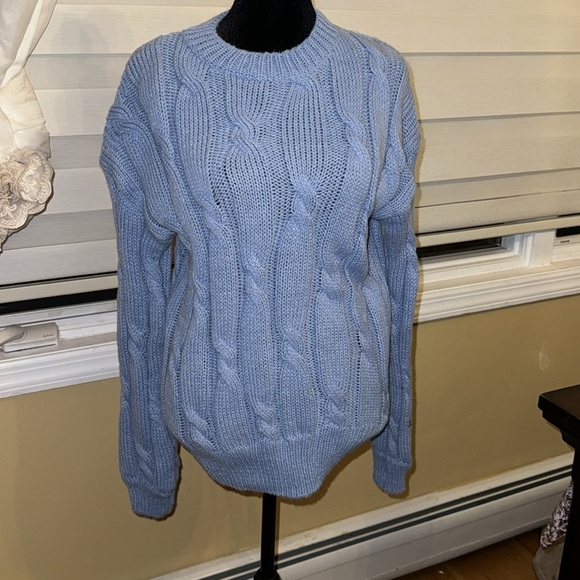 BRAND NEW Cable Knit Drop Shoulder Sweater size medium women’s - Picture 3 of 5